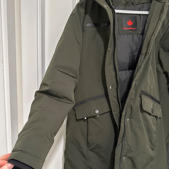 Canadiana | Women’s Size Large Dark Green Parka With Hood - Picture 3 of 9